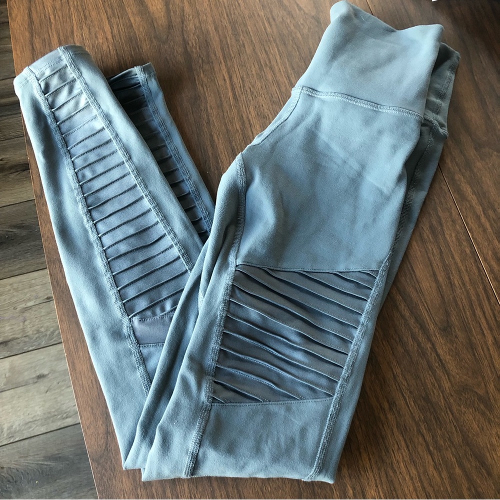 Alo Leggings